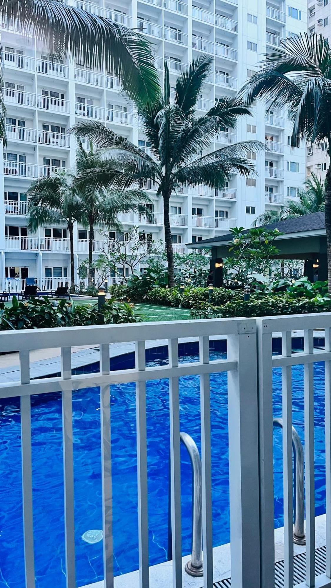 Hotel Gm Staycations By Maria Direct Access To Pool Manila